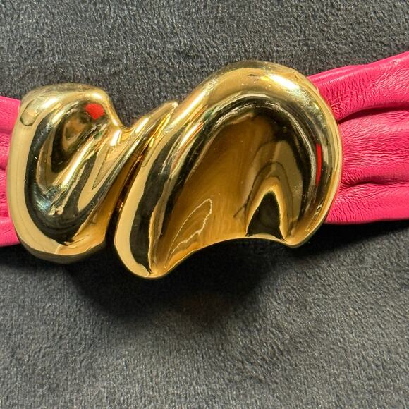 Vintage Stone Mountain Pink Leather Belt w/ Gold Sculptural Clasp 30" USA - Picture 4 of 9